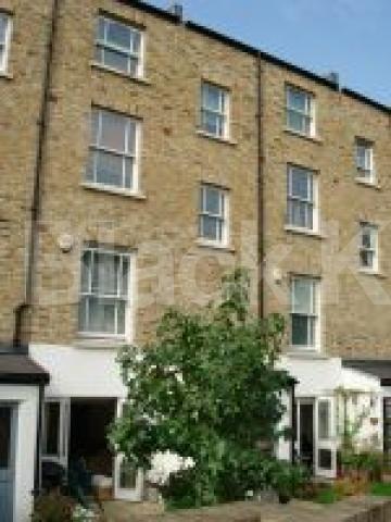 			UNDER OFFER , 2 Bedroom, 1 bath, 1 reception Apartment			 Park View Mews, Robsart Street, Stockwell 